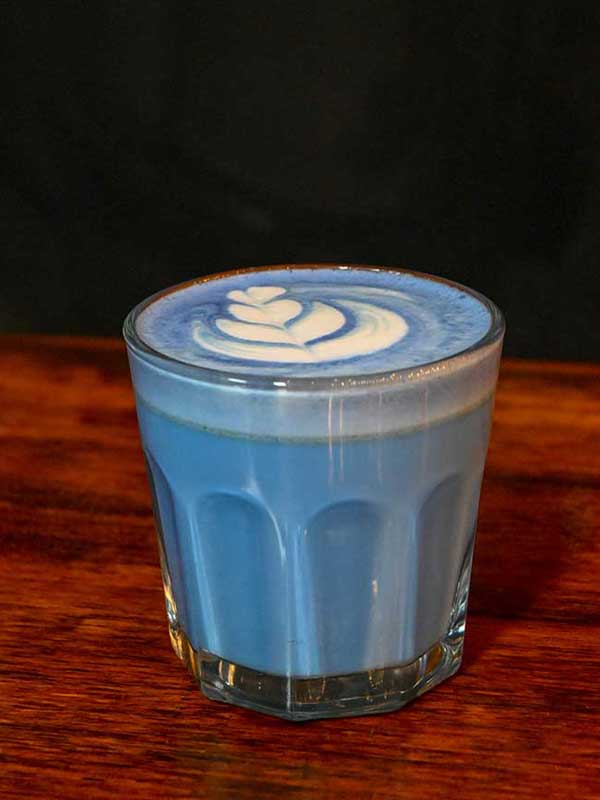 Bebidas-latte-blue-matcha